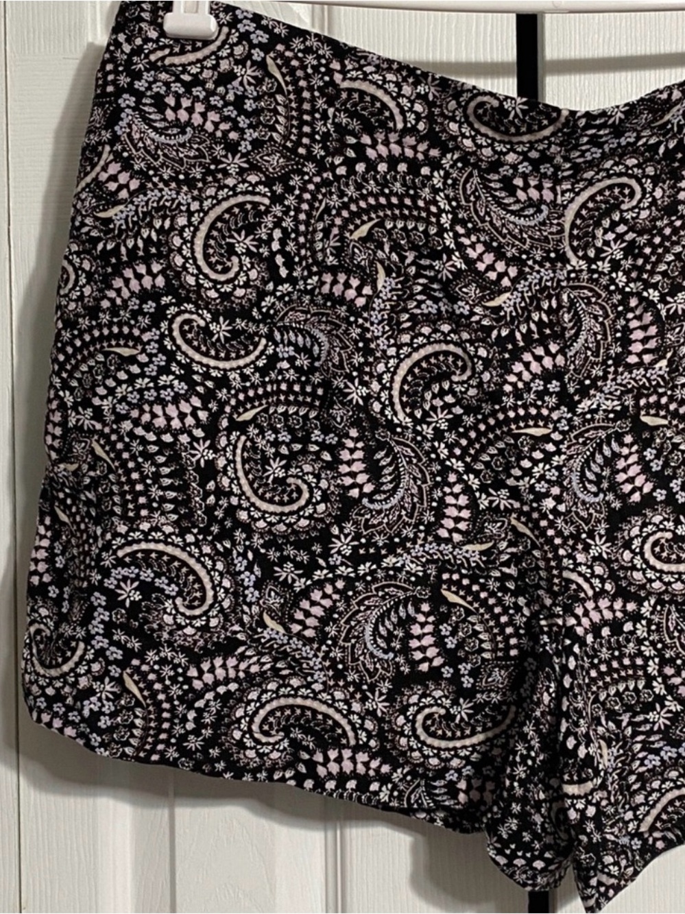 LOFT floral linen blend lightweight shorts size XL - Picture 2 of 9